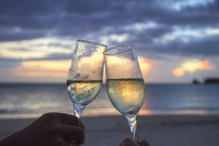 10 Dating Mistakes That Leave You Feeling Even More Lonely